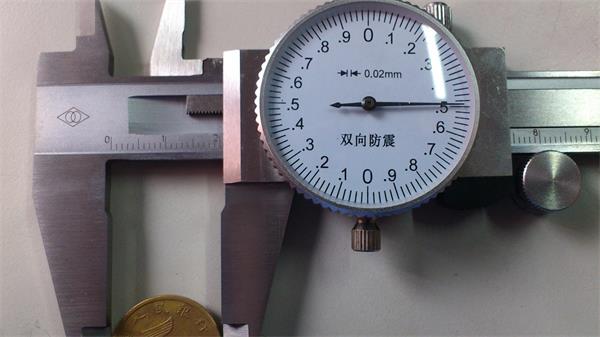 帶表卡尺的讀數(shù)方法 帶表卡尺的讀數(shù)方法